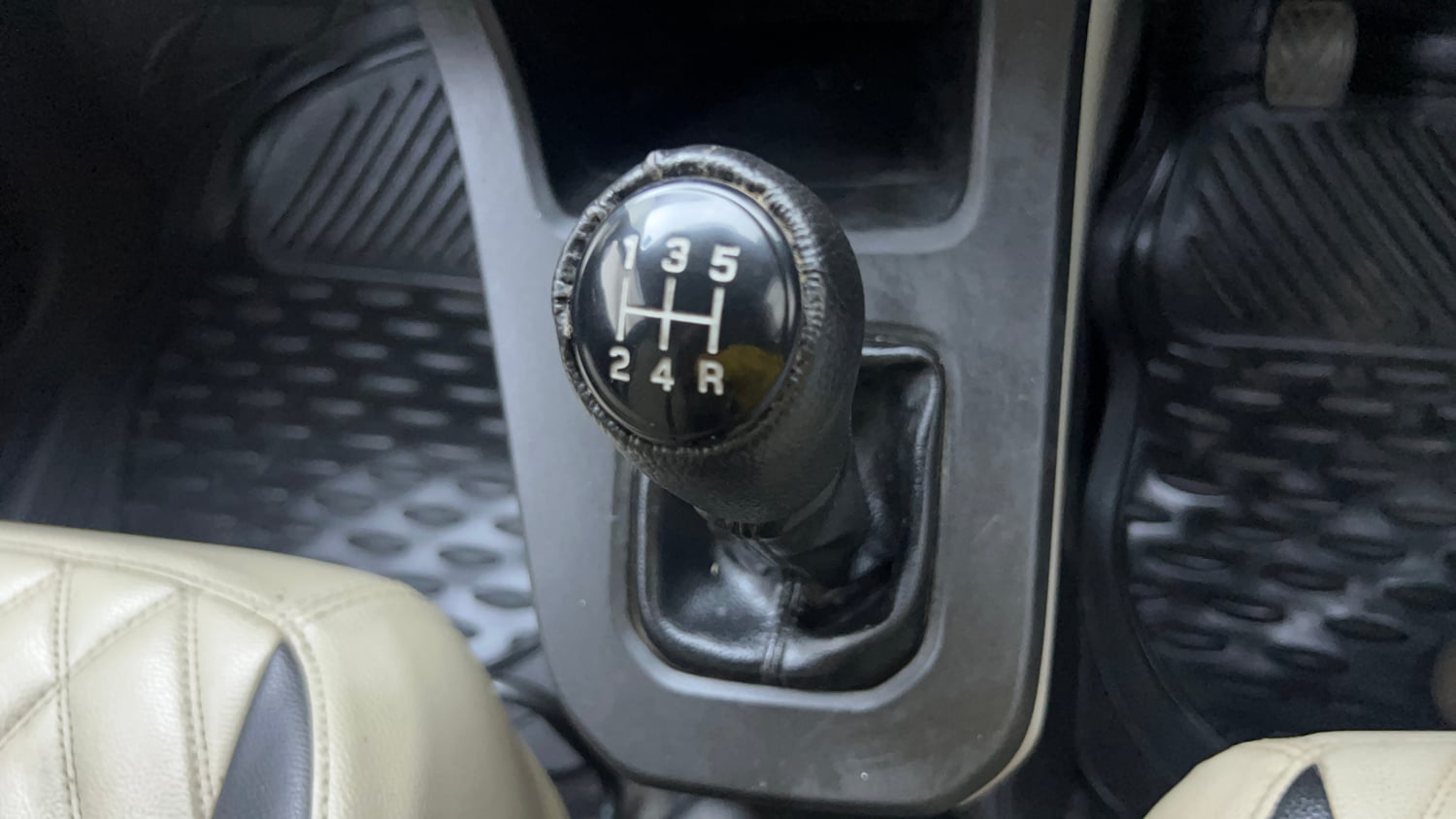 Used 2019 Maruti Suzuki Wagon R ZXi 1.2 Petrol Manual interior GEAR  KNOB VIEW