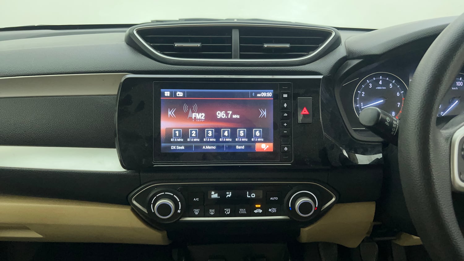 Used 2023 Honda Amaze VX MT 1.2 Petrol Petrol Manual interior MUSIC SYSTEM & AC CONTROL VIEW
