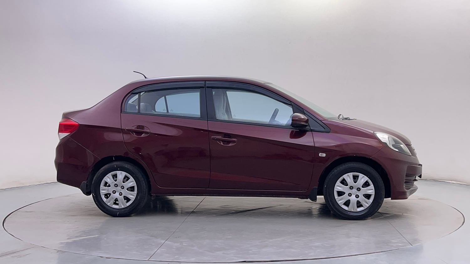 Used 2015 Honda Amaze 1.2 S i-VTEC Petrol Manual exterior RIGHT SIDE VIEW