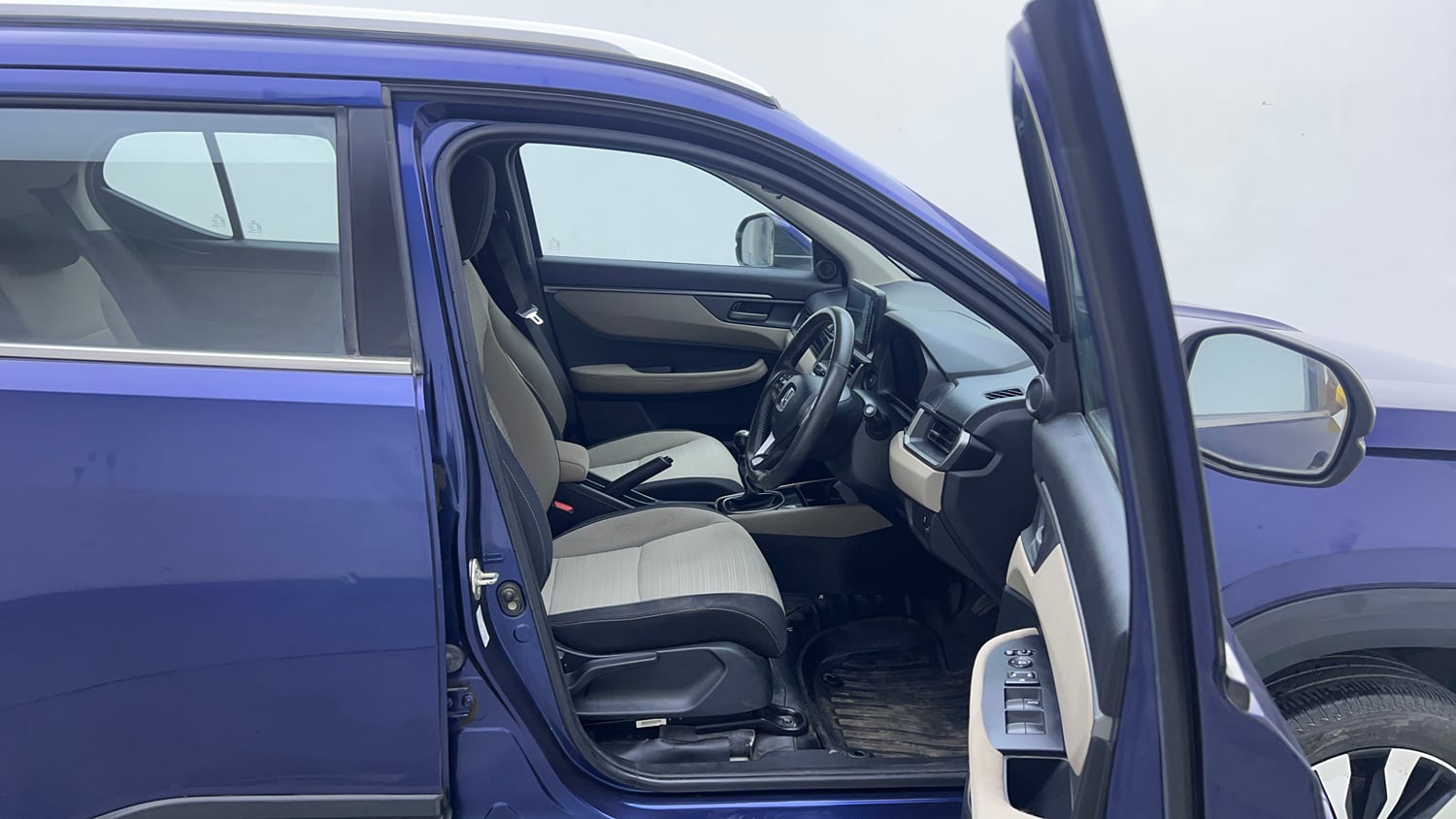 Used 2023 Honda Elevate VX MT Petrol Manual interior RIGHT SIDE FRONT DOOR CABIN VIEW