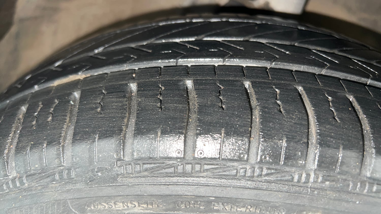 Used 2019 Hyundai Grand i10 Sportz AT 1.2 Kappa VTVT Petrol Automatic tyres RIGHT FRONT TYRE TREAD VIEW