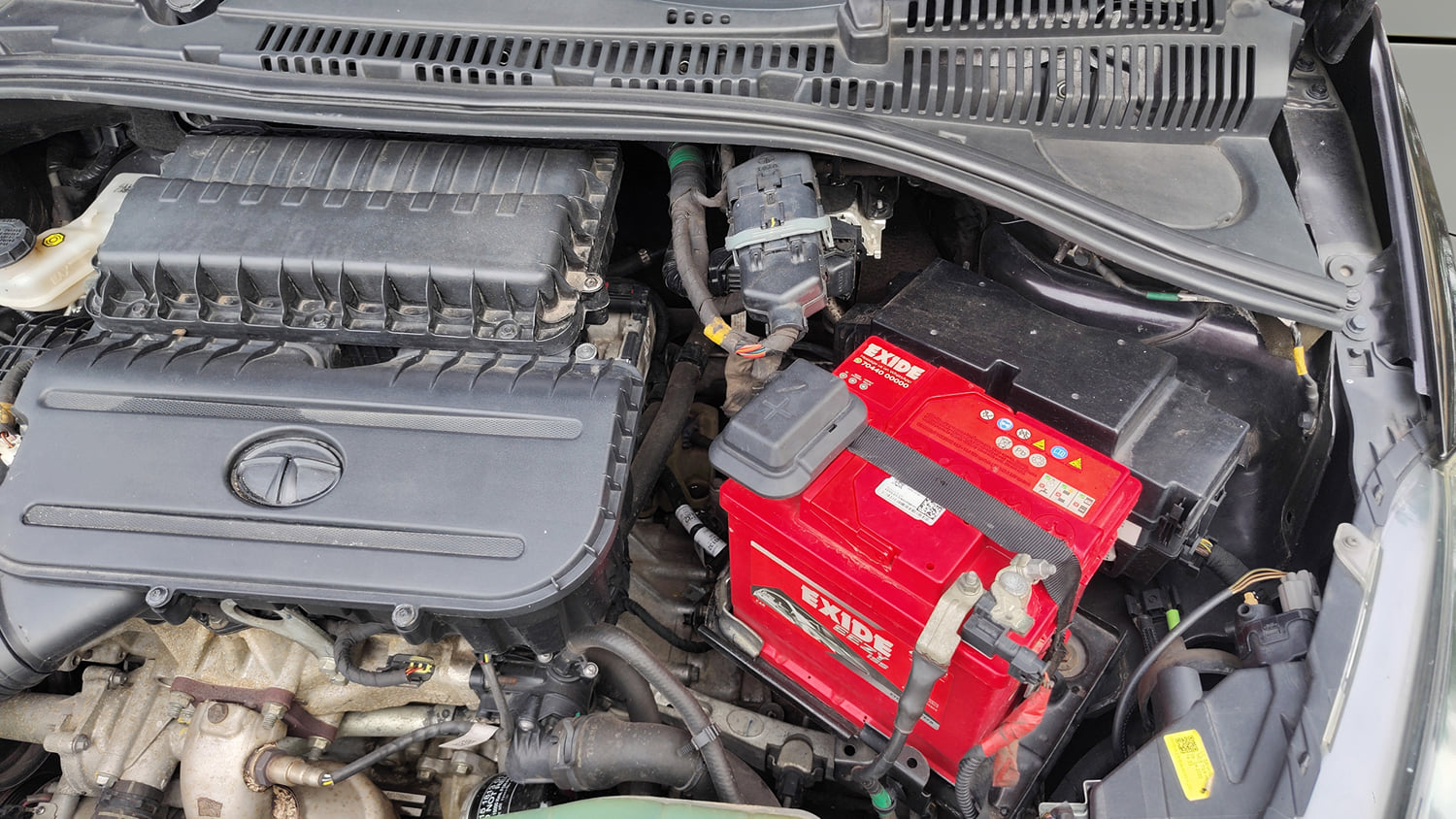 Used 2022 Tata Tiago XZ Plus Petrol Manual engine ENGINE LEFT SIDE VIEW