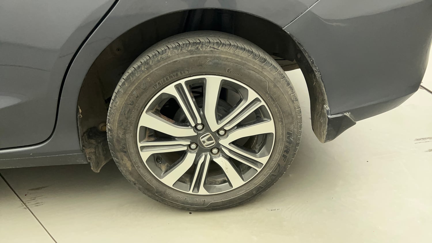Used 2023 Honda Amaze VX MT 1.2 Petrol Petrol Manual tyres LEFT REAR TYRE RIM VIEW