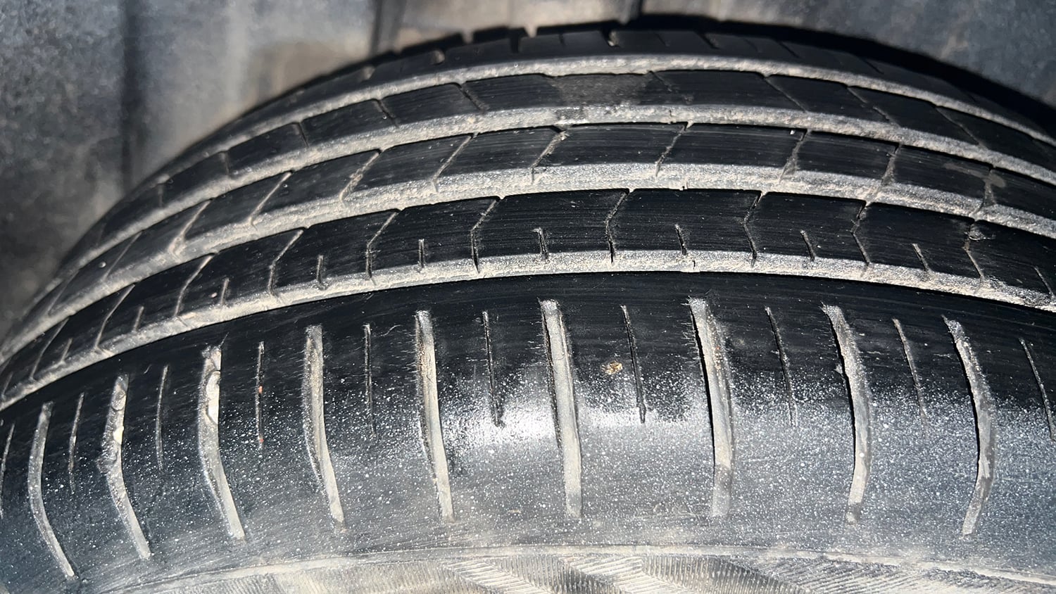 Used 2022 Maruti Suzuki Baleno Zeta Petrol Manual tyres RIGHT REAR TYRE TREAD VIEW