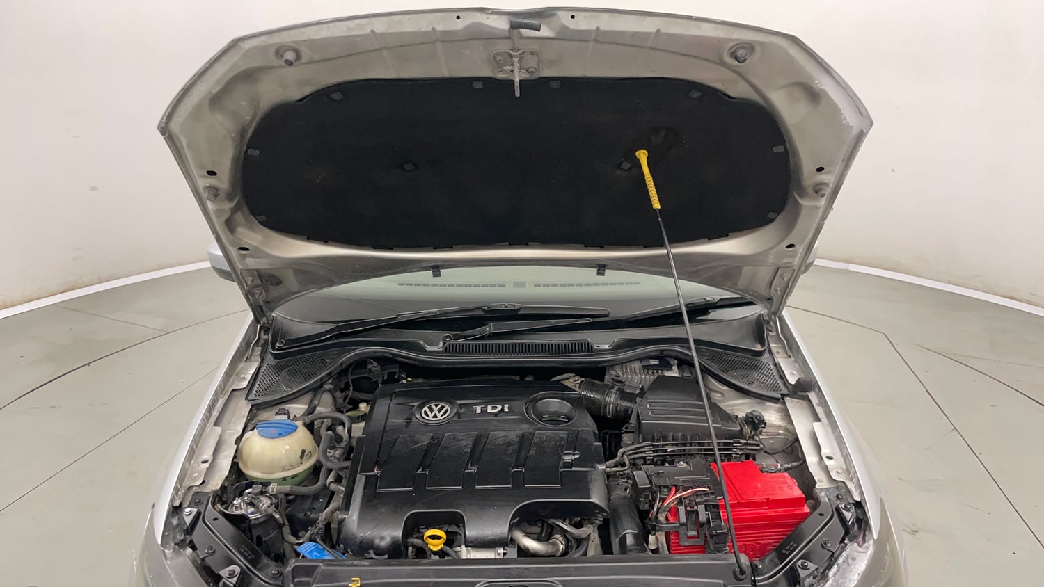 Used 2015 Volkswagen Vento Highline Diesel Diesel Manual engine ENGINE & BONNET OPEN FRONT VIEW