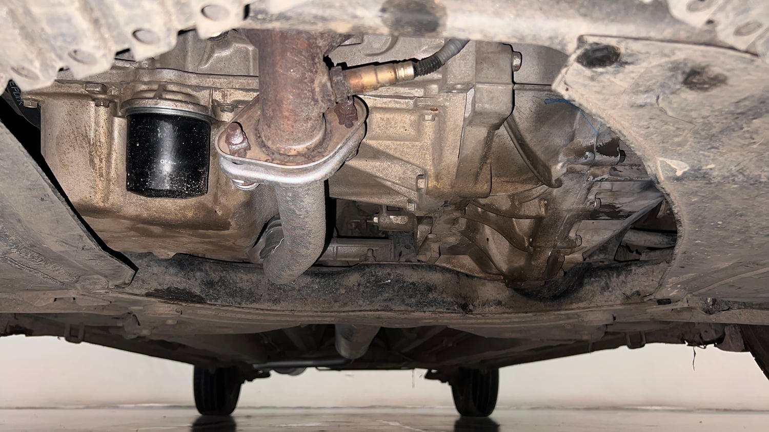 Used 2017 Maruti Suzuki Ertiga VXI Petrol Manual extra FRONT LEFT UNDERBODY VIEW