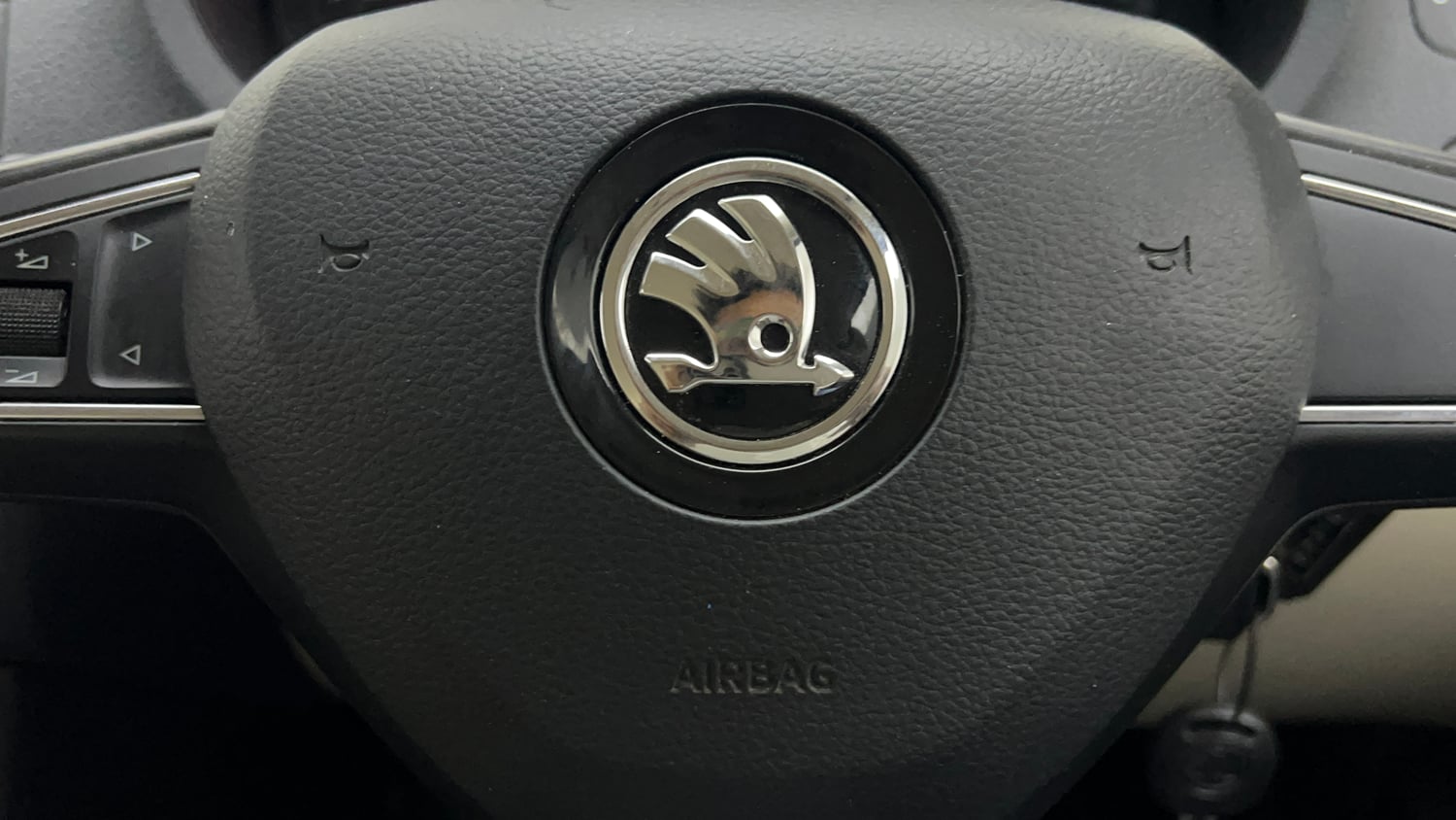 Used 2018 Skoda Rapid Style 1.6 MPI Petrol Manual top_features Airbags