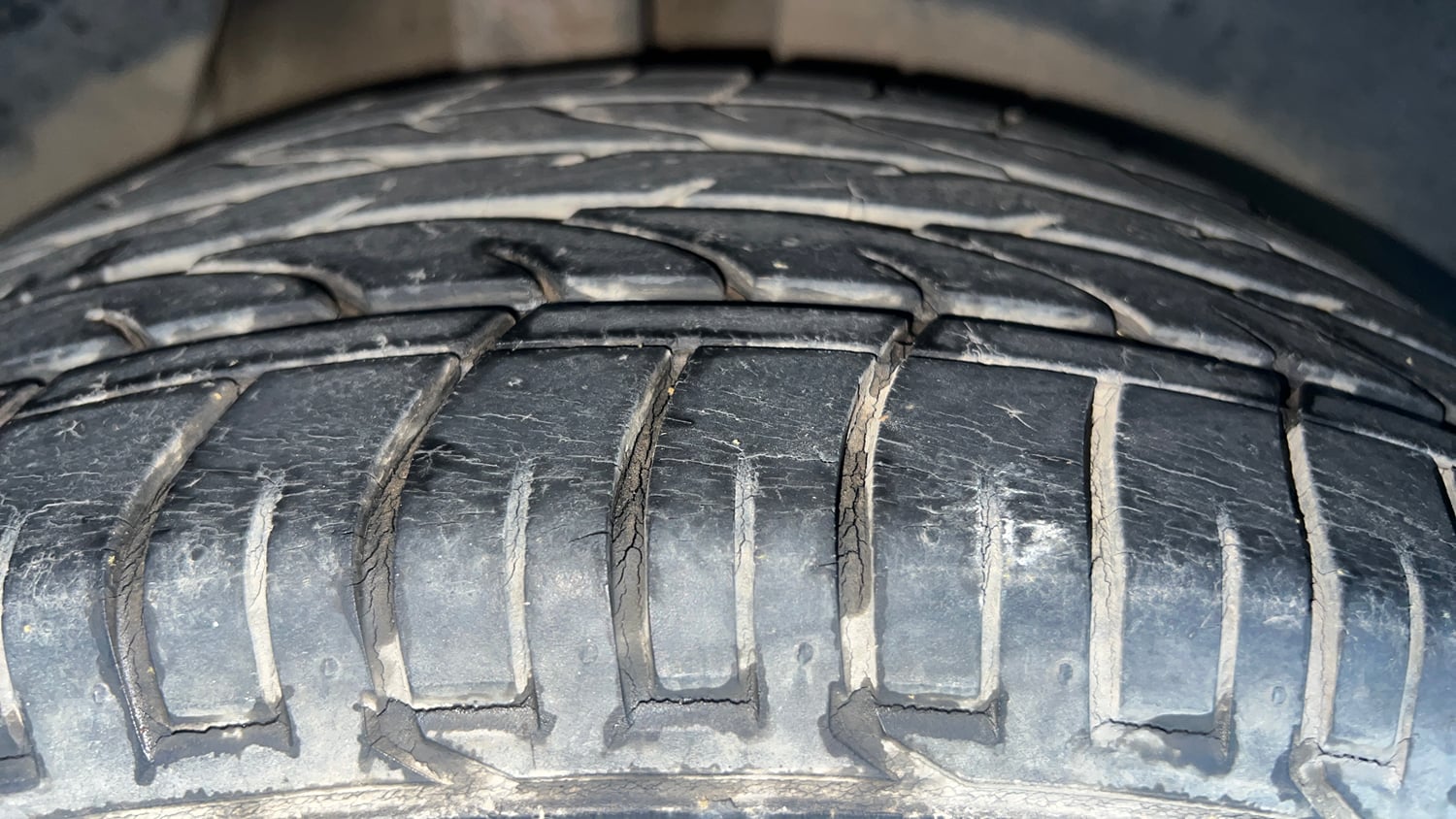 Used 2016 Hyundai Creta 1.6 SX Plus AT Petrol Petrol Automatic tyres RIGHT REAR TYRE TREAD VIEW