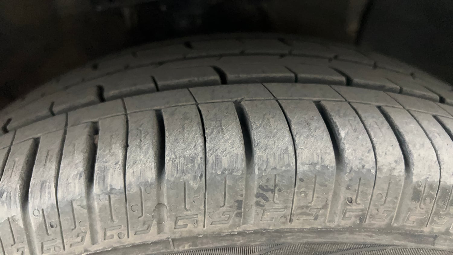 Used 2019 Hyundai Verna SX (O) 1.6 CRDi  AT Diesel Automatic tyres RIGHT FRONT TYRE TREAD VIEW
