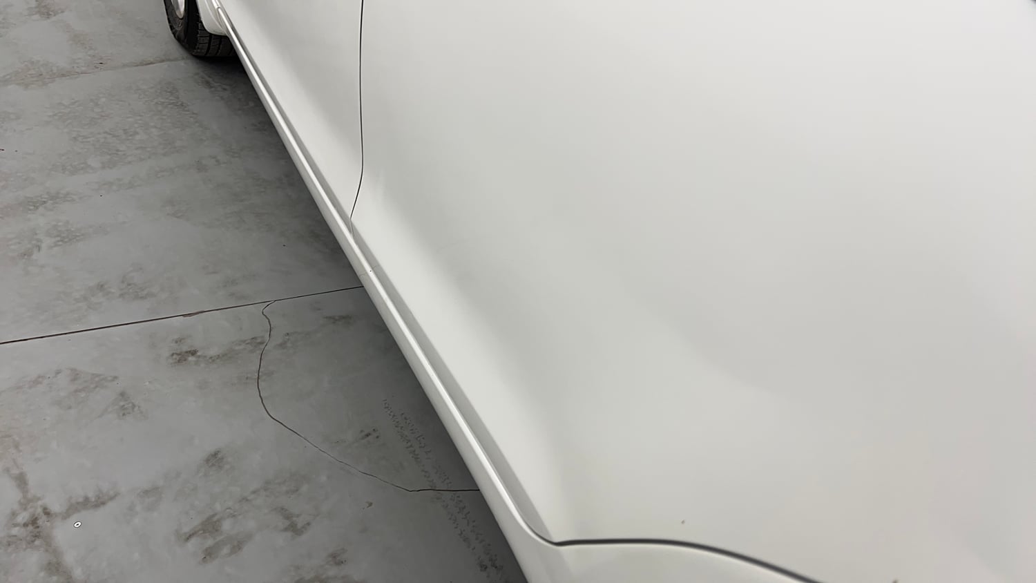 Used 2014 Maruti Suzuki Swift ZXi Petrol Manual dents MINOR DENT