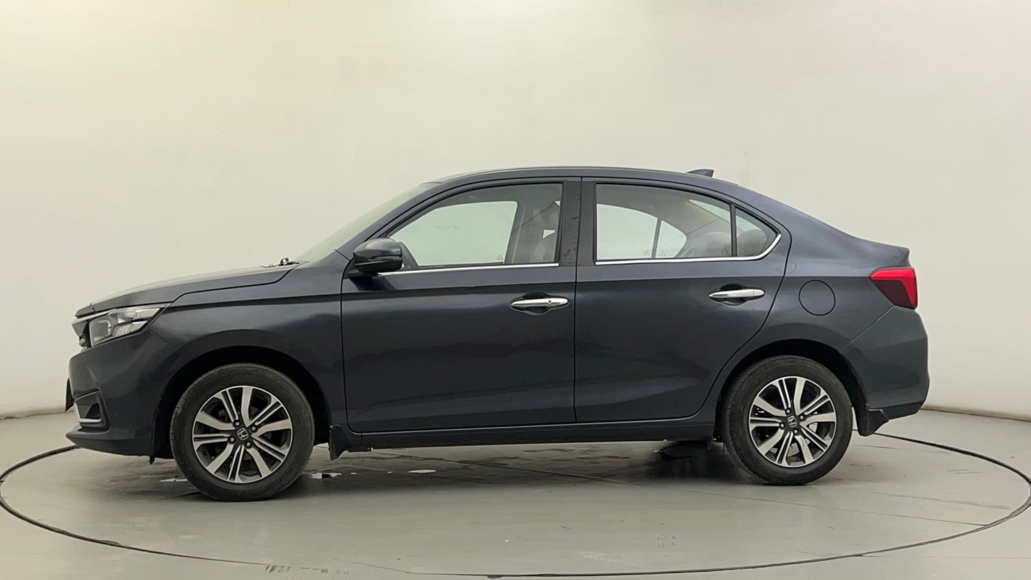 Used 2023 Honda Amaze VX MT 1.2 Petrol Petrol Manual exterior LEFT SIDE VIEW