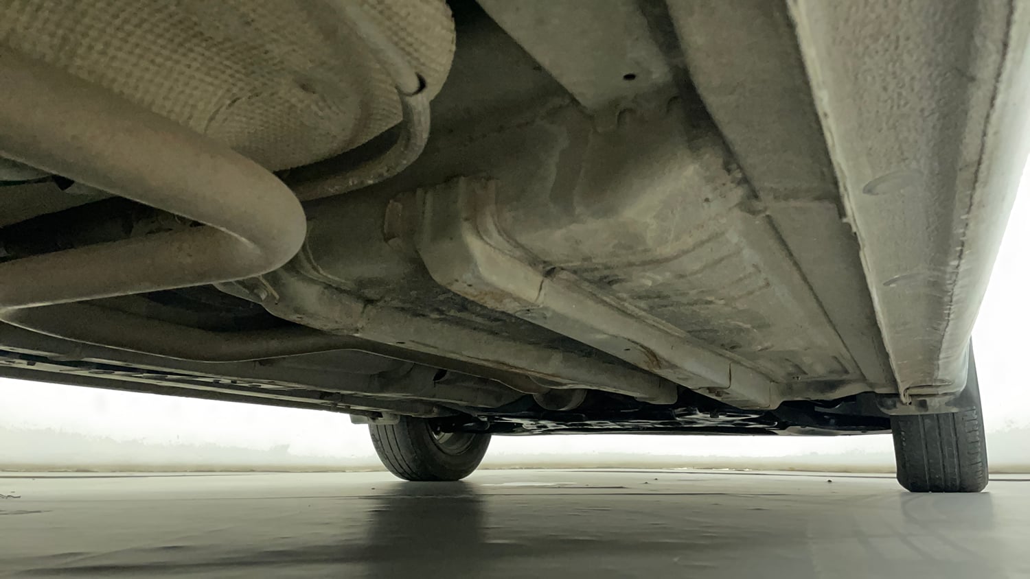 Used 2020 Hyundai Elite i20 Sportz Plus 1.2 Petrol Manual extra REAR RIGHT UNDERBODY VIEW