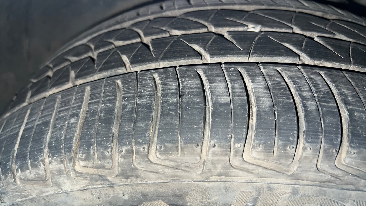 Used 2018 Hyundai Verna SX 1.6 VTVT Petrol Manual tyres LEFT FRONT TYRE TREAD VIEW