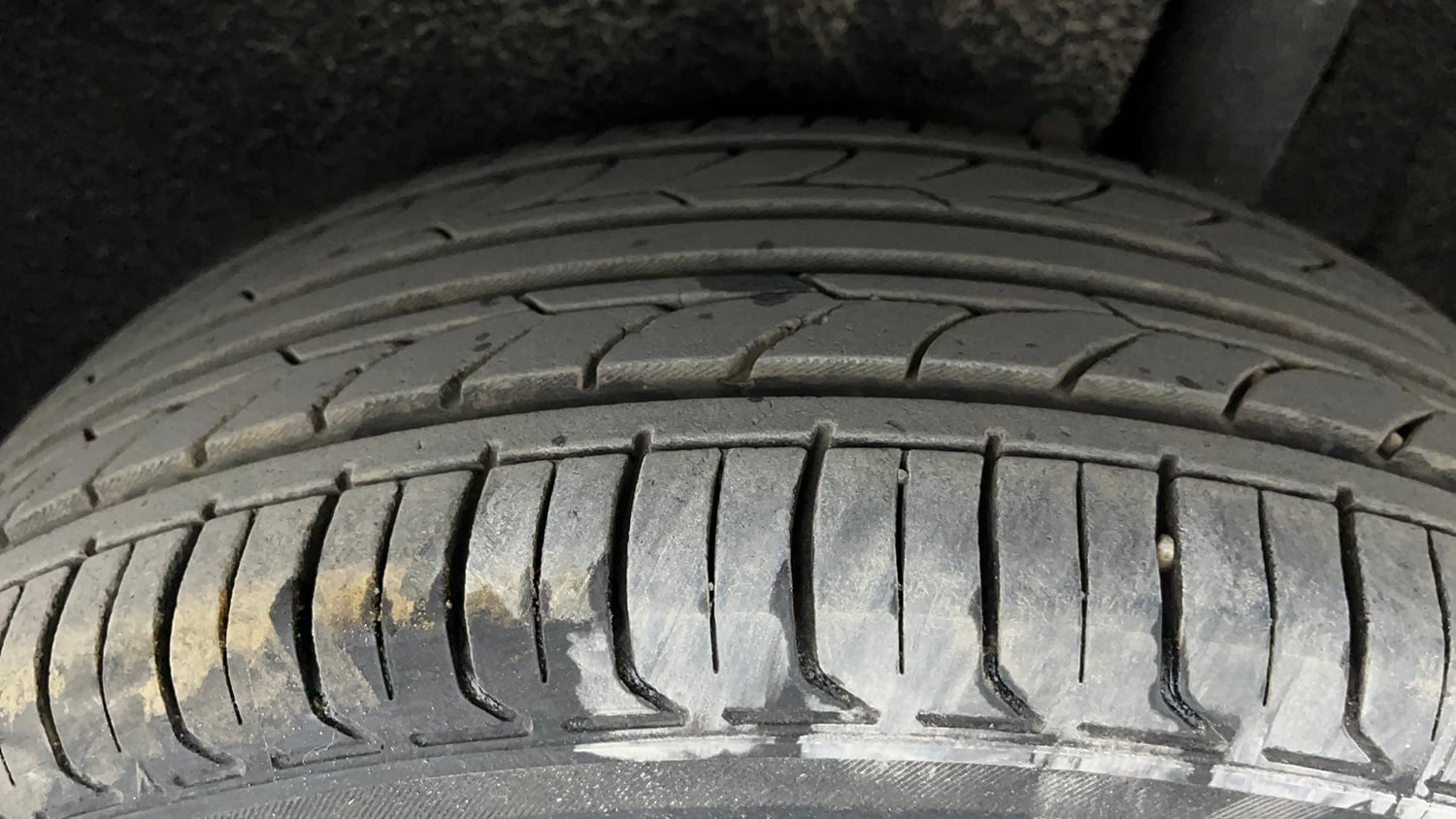 Used 2019 maruti-suzuki Vitara Brezza VDi AGS Diesel Automatic tyres LEFT REAR TYRE TREAD VIEW