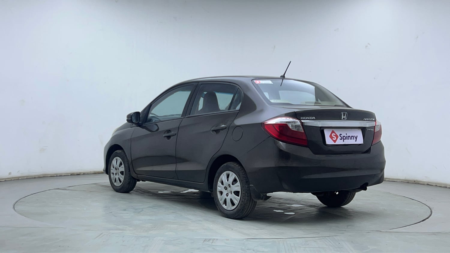 Used 2016 Honda Amaze 1.2 SX i-VTEC Petrol Manual exterior LEFT REAR CORNER VIEW