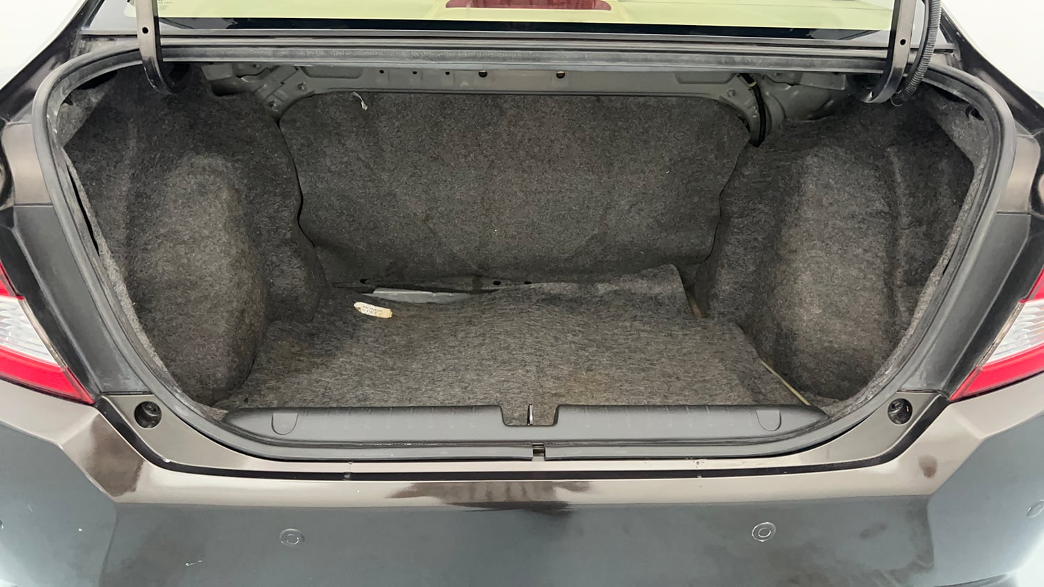 Used 2020 Honda Amaze 1.2 VX MT Petrol Petrol Manual interior DICKY INSIDE VIEW