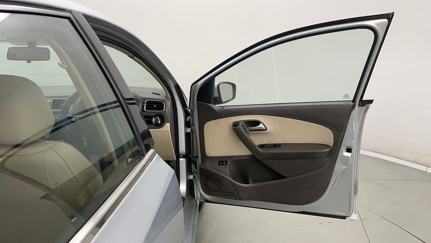 Used 2015 Volkswagen Vento Highline Diesel Diesel Manual interior RIGHT FRONT DOOR OPEN VIEW