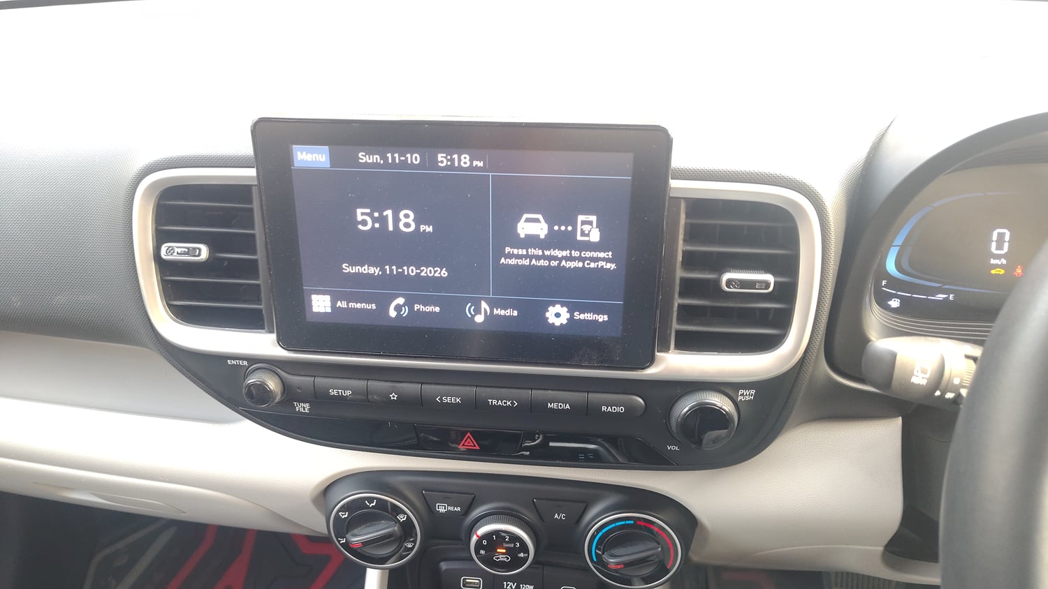 Used 2023 Hyundai Venue S (O) 1.0 Turbo DCT Petrol Automatic top_features Integrated (in-dash) music system