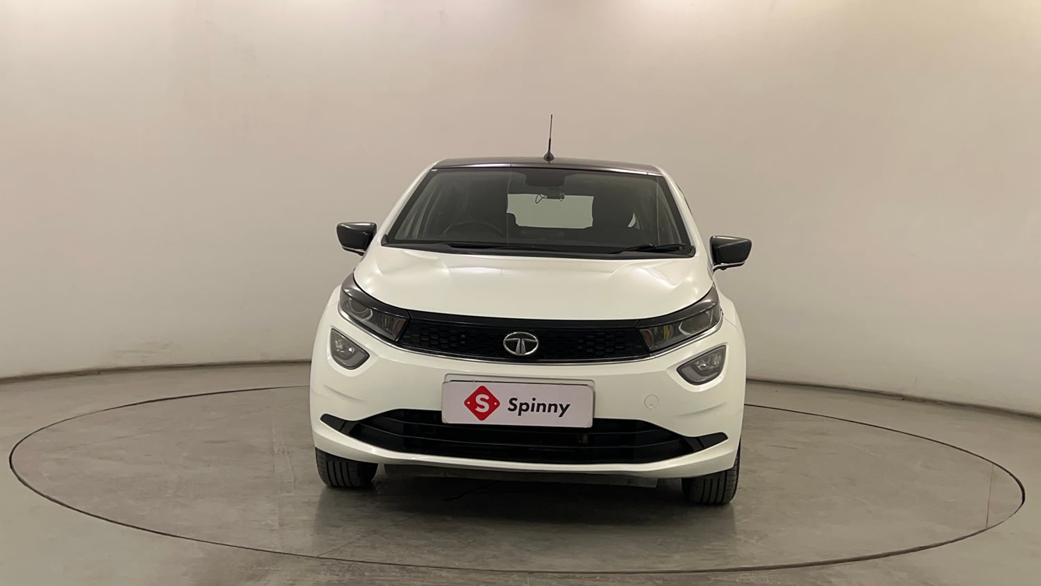 Used 2023 Tata Altroz XZA Plus Petrol Petrol Automatic exterior FRONT VIEW
