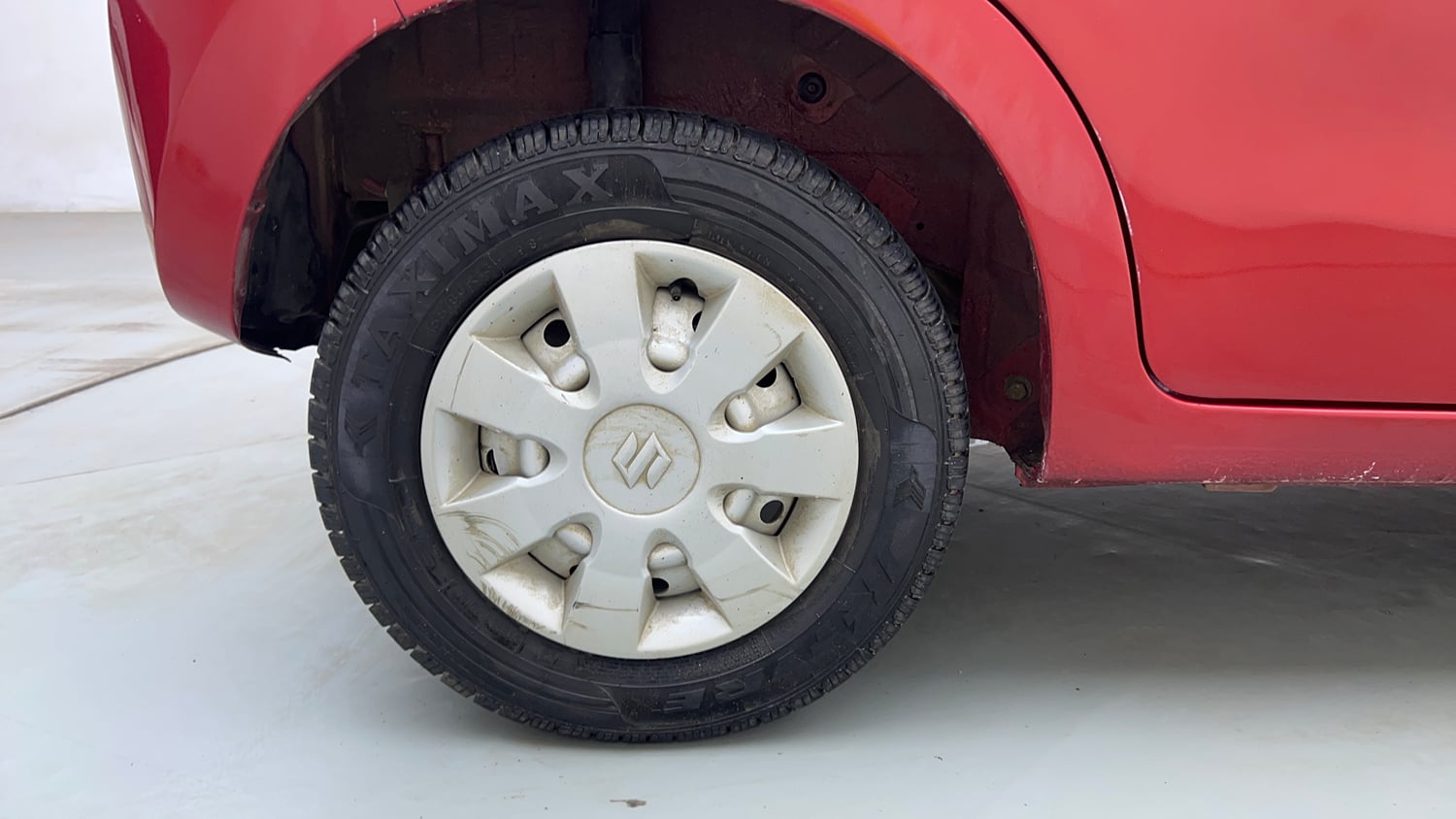 Used 2014 Maruti Suzuki Celerio LXi Petrol Manual tyres RIGHT REAR TYRE RIM VIEW