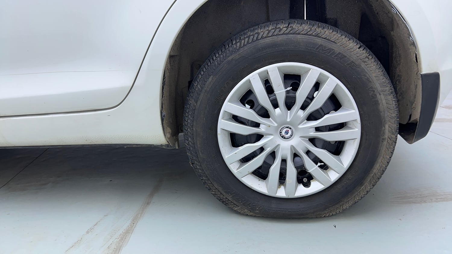 Used 2012 Maruti Suzuki Swift VXi Petrol Manual tyres LEFT REAR TYRE RIM VIEW
