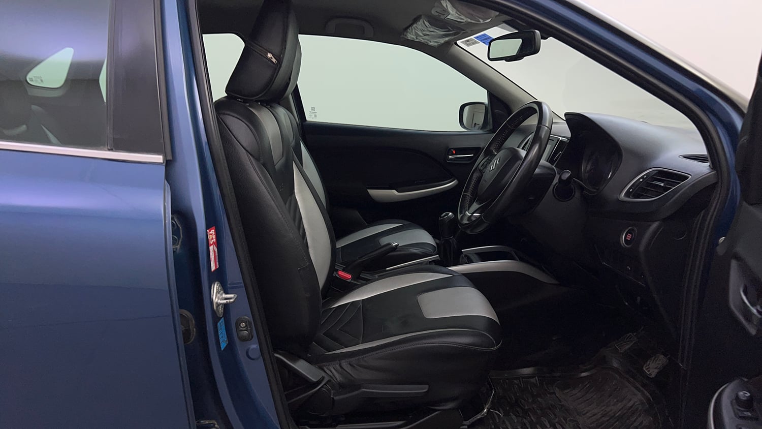 Used 2016 Maruti Suzuki Baleno Alpha 1.2 Petrol Manual interior RIGHT SIDE FRONT DOOR CABIN VIEW