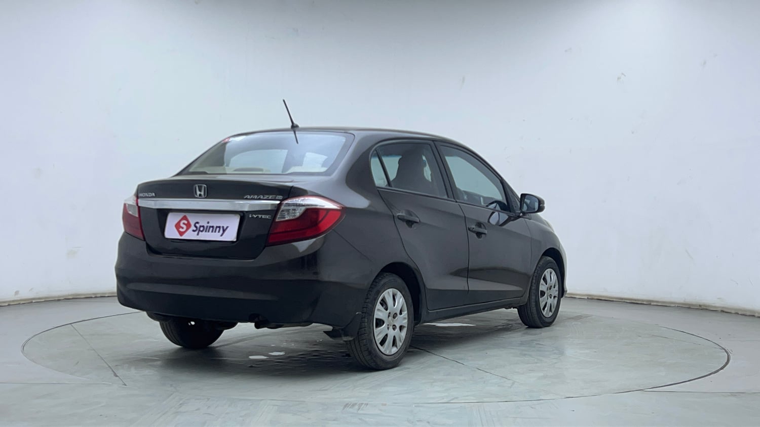 Used 2016 Honda Amaze 1.2 SX i-VTEC Petrol Manual exterior RIGHT REAR CORNER VIEW