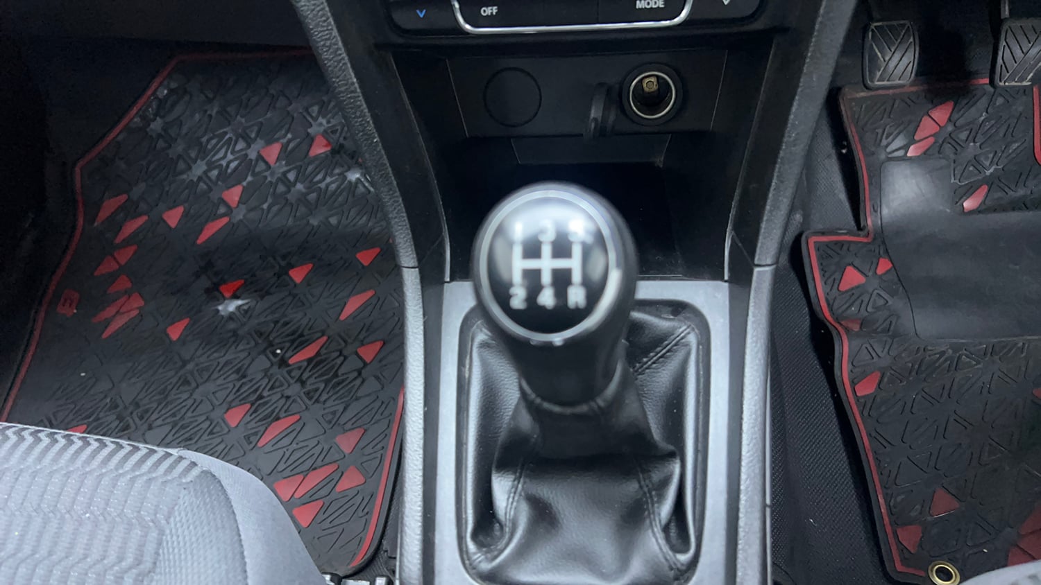 Used 2022 maruti-suzuki Vitara Brezza VXi Petrol Manual interior GEAR  KNOB VIEW