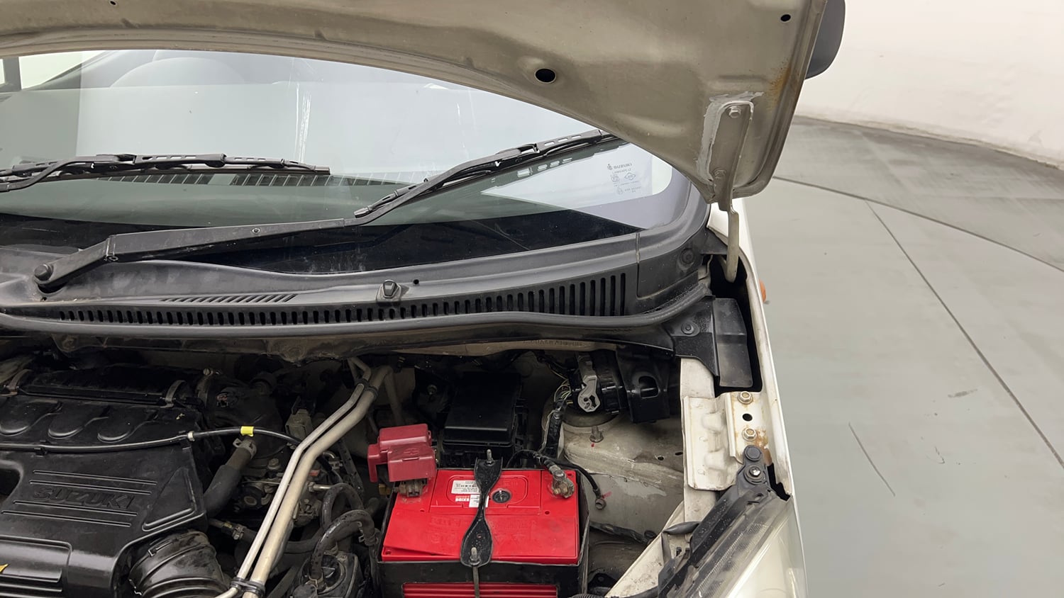 Used 2016 Maruti Suzuki Wagon R LXI Petrol Manual engine ENGINE LEFT SIDE HINGE & APRON VIEW