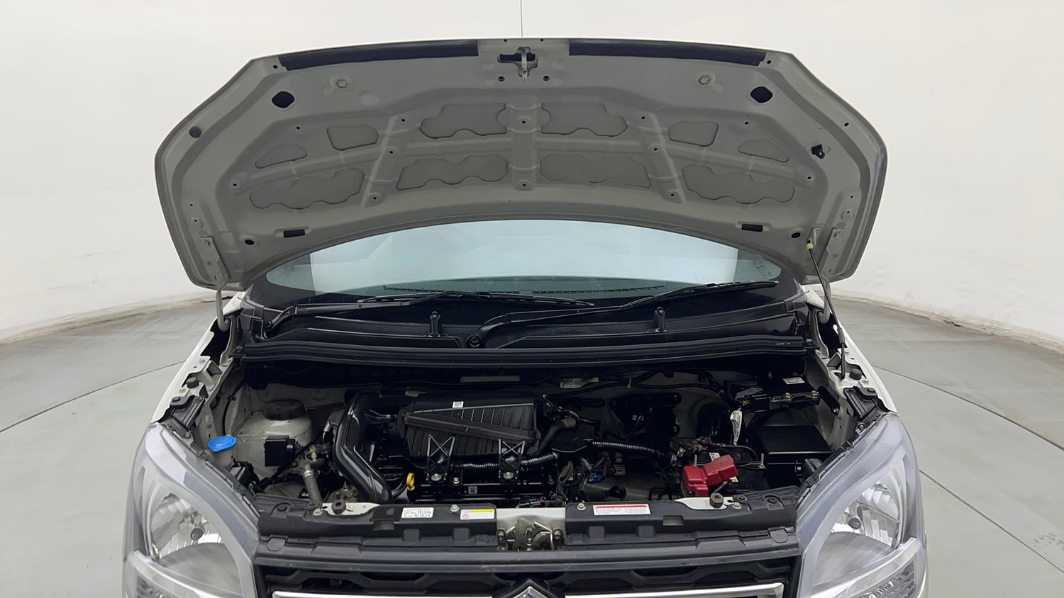 Used 2023 Maruti Suzuki Wagon R VXI 1.0 Petrol Manual engine ENGINE & BONNET OPEN FRONT VIEW