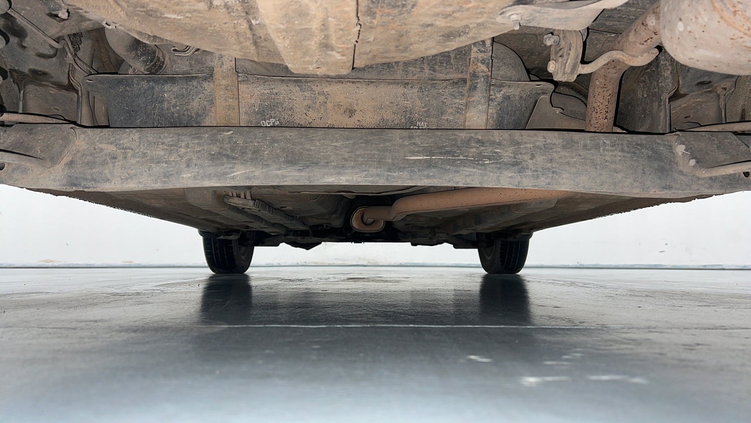 Used 2019 Hyundai Grand i10 Sportz AT 1.2 Kappa VTVT Petrol Automatic extra REAR UNDERBODY VIEW (TAKEN FROM REAR)