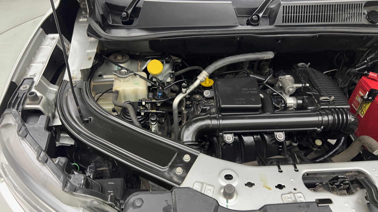 Used 2022 Renault Kiger RXT (O) MT Petrol Manual engine ENGINE RIGHT SIDE VIEW