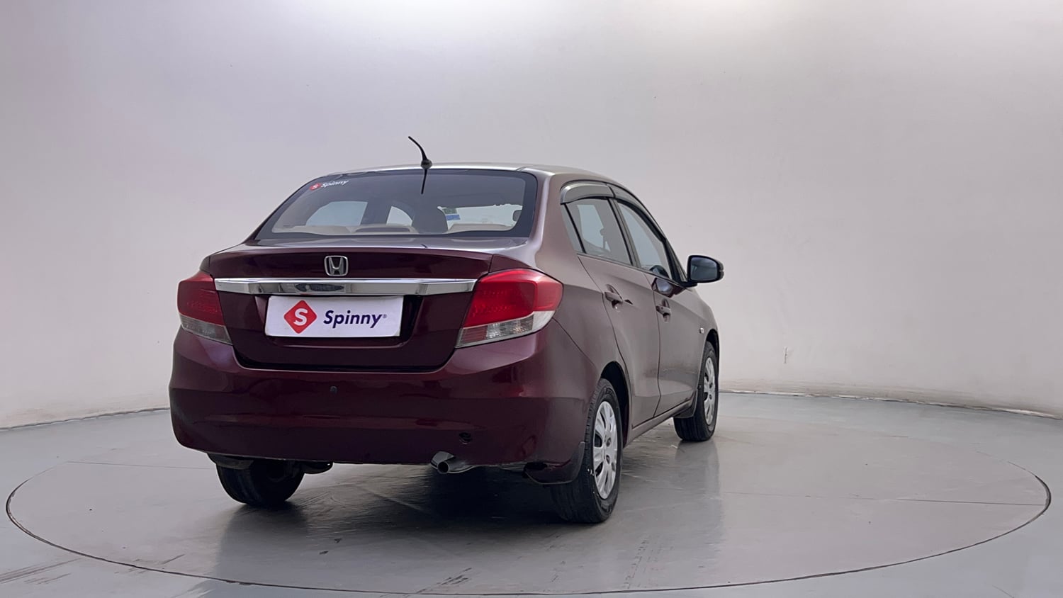 Used 2015 Honda Amaze 1.2 S i-VTEC Petrol Manual exterior RIGHT REAR CORNER VIEW
