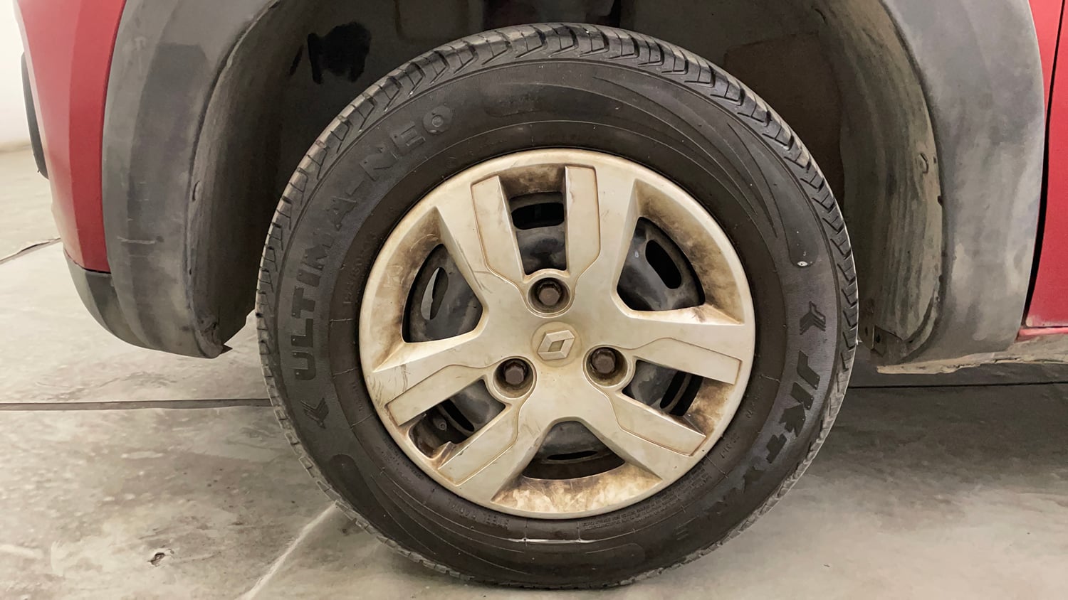 Used 2018 Renault Kwid RXT Petrol Manual tyres LEFT FRONT TYRE RIM VIEW