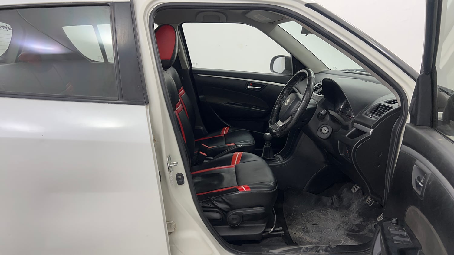 Used 2014 Maruti Suzuki Swift ZXi Petrol Manual interior RIGHT SIDE FRONT DOOR CABIN VIEW