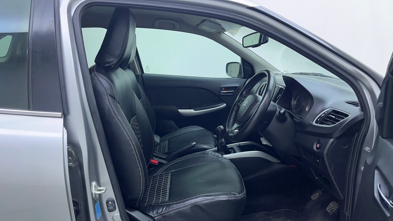 Used 2016 Maruti Suzuki Baleno Alpha 1.2 Petrol Manual interior RIGHT SIDE FRONT DOOR CABIN VIEW