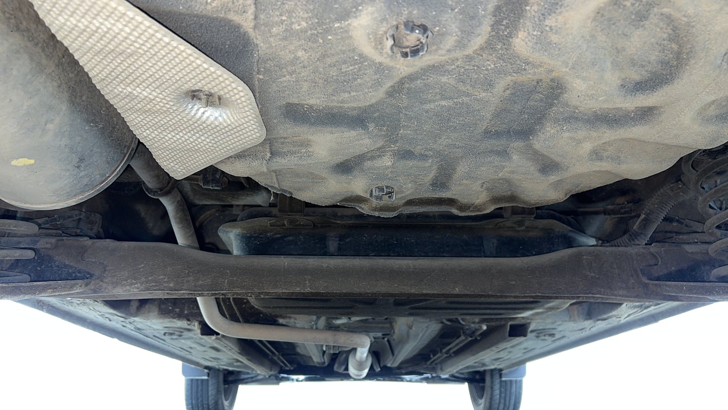 Used 2022 Renault Kiger RXT (O) MT Petrol Manual extra REAR UNDERBODY VIEW (TAKEN FROM REAR)