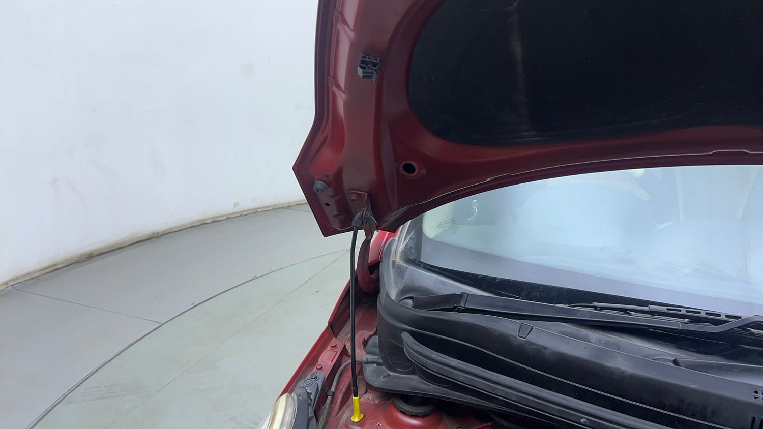 Used 2017 Hyundai Grand i10 Sportz U2 1.2 CRDi Diesel Manual engine ENGINE RIGHT SIDE HINGE & APRON VIEW