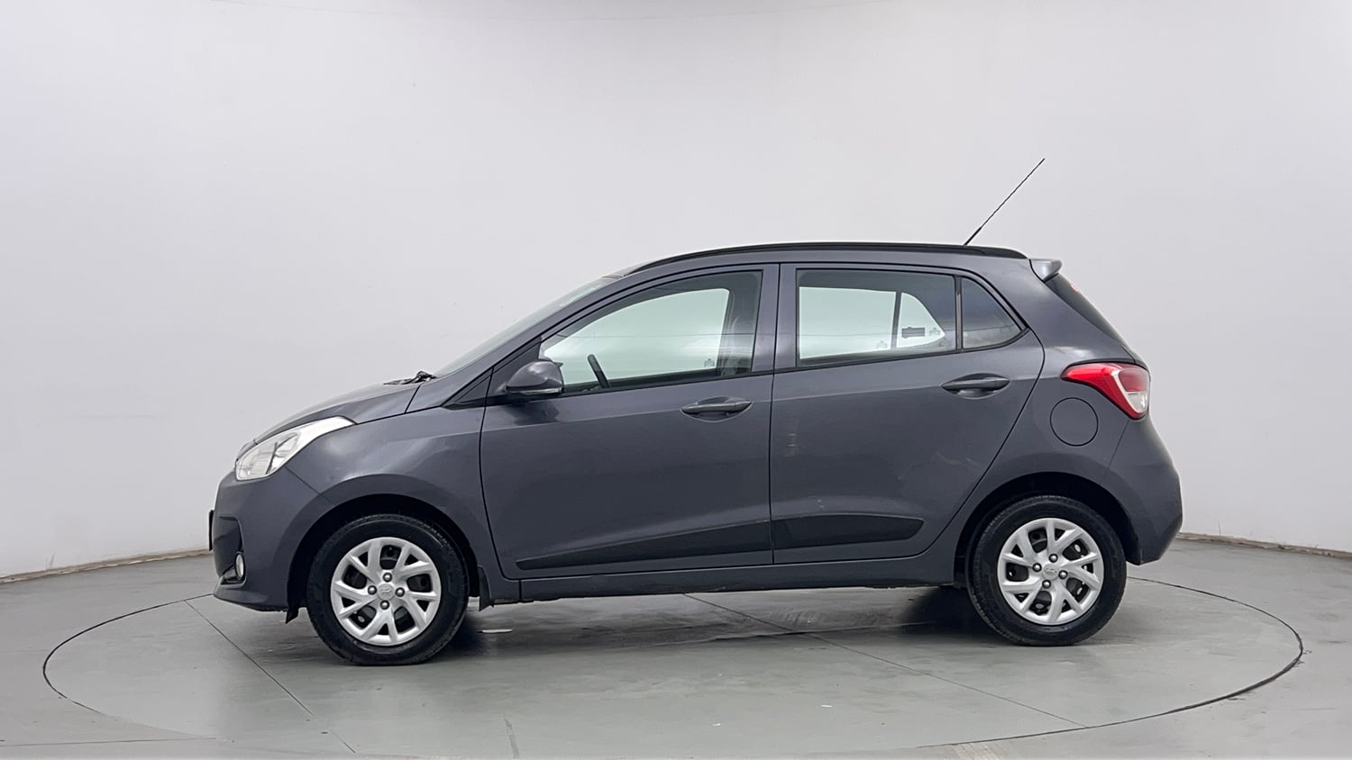 Used 2018 Hyundai Grand i10 Sportz (O) U2 1.2 CRDi Diesel Manual exterior LEFT SIDE VIEW