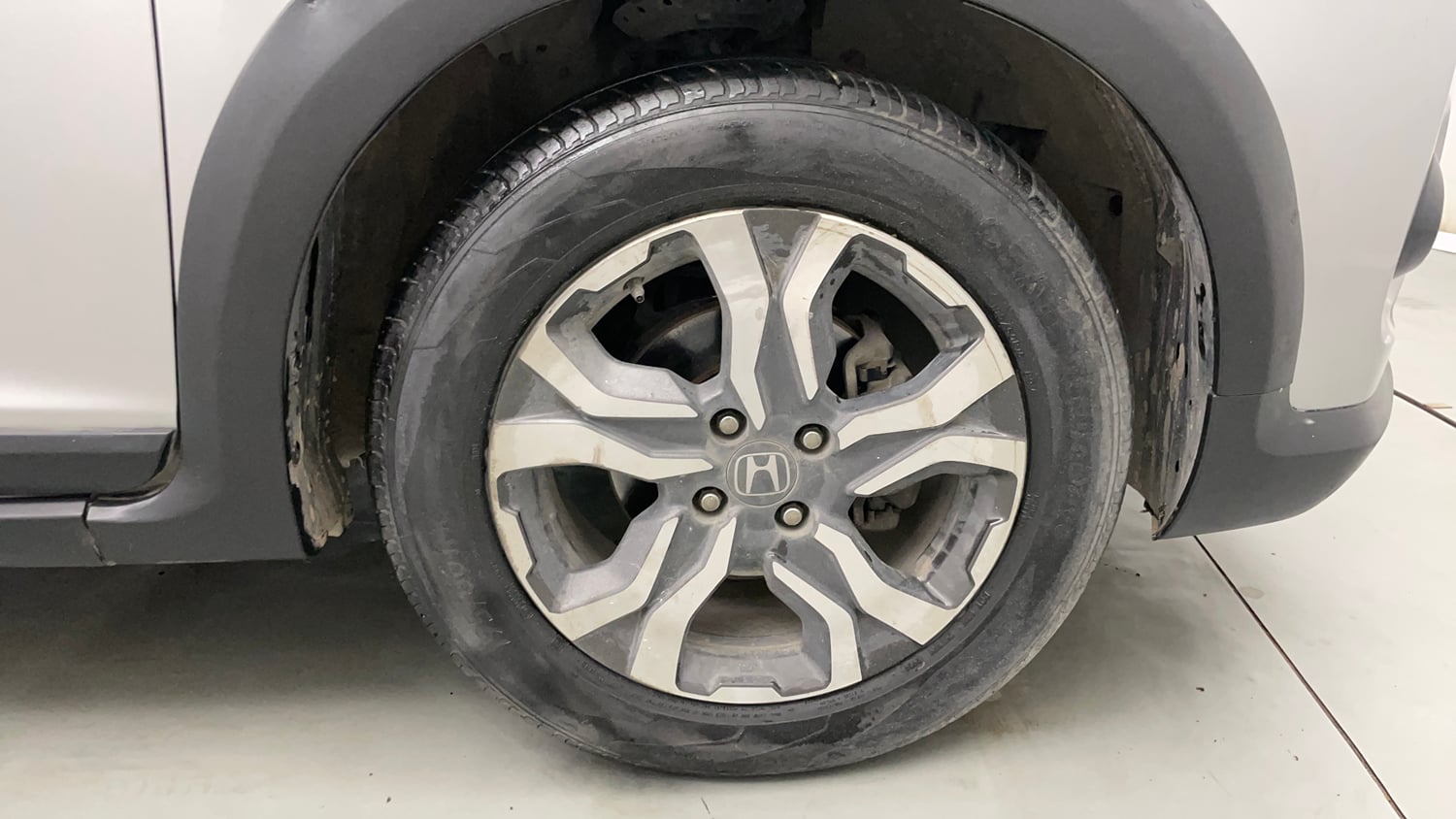 Used 2017 Honda WR-V VX MT Diesel Diesel Manual tyres RIGHT FRONT TYRE RIM VIEW