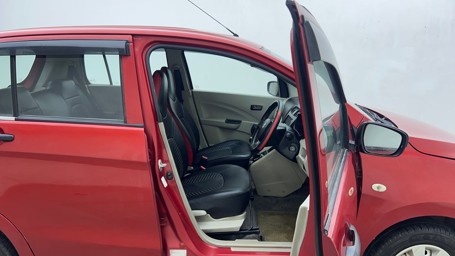 Used 2014 Maruti Suzuki Celerio LXi Petrol Manual interior RIGHT SIDE FRONT DOOR CABIN VIEW