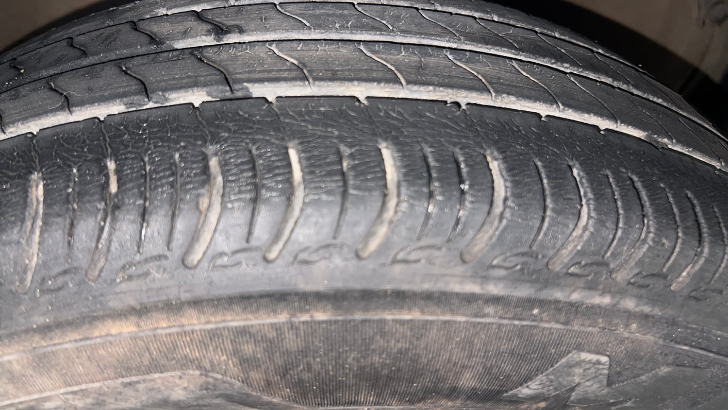 Used 2015 Maruti Suzuki Celerio ZXi AMT Petrol Automatic tyres RIGHT FRONT TYRE TREAD VIEW