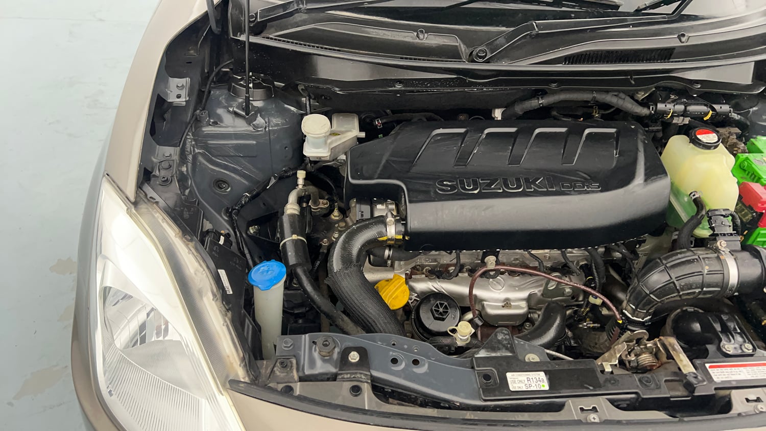 Used 2018 Maruti Suzuki Dzire VDi AMT Diesel Automatic engine ENGINE RIGHT SIDE VIEW