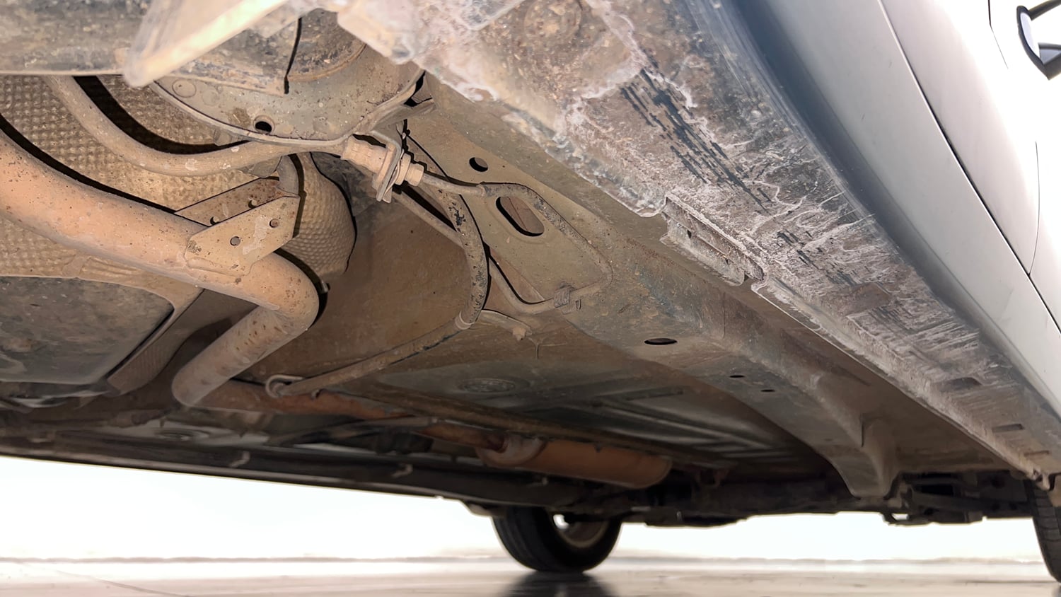 Used 2016 Maruti Suzuki Baleno Alpha 1.2 Petrol Manual extra REAR RIGHT UNDERBODY VIEW
