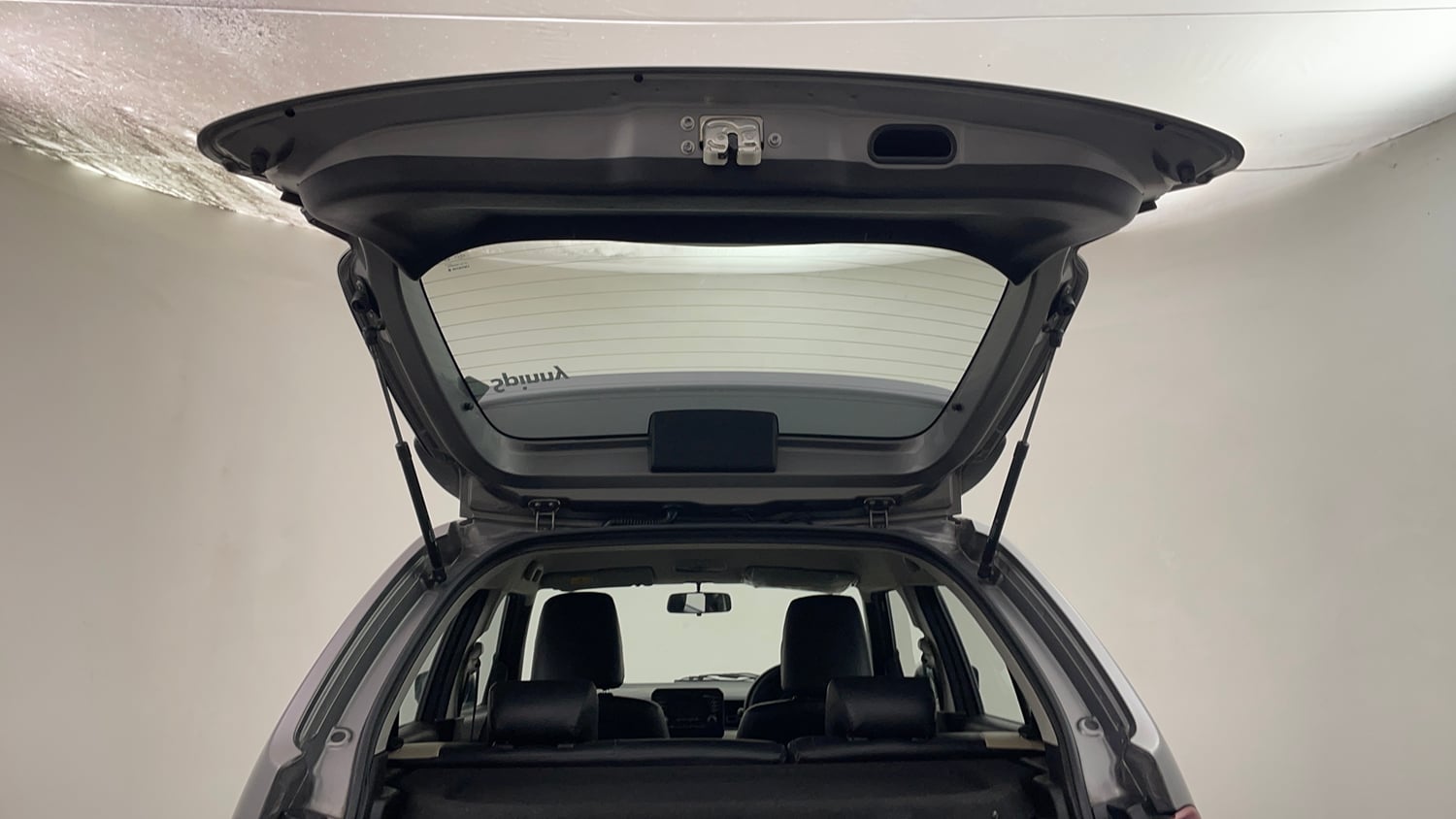 Used 2019 Maruti Suzuki Ignis Zeta 1.2 AMT Petrol Automatic interior DICKY DOOR OPEN VIEW