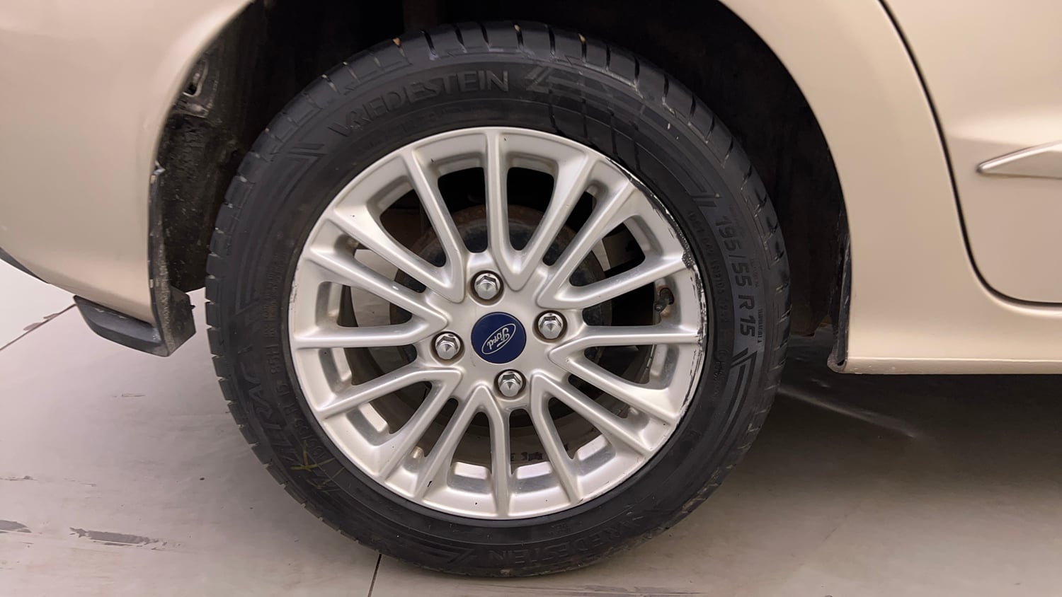 Used 2019 Ford Figo Aspire Titanium 1.2 Ti-VCT Petrol Manual tyres RIGHT REAR TYRE RIM VIEW
