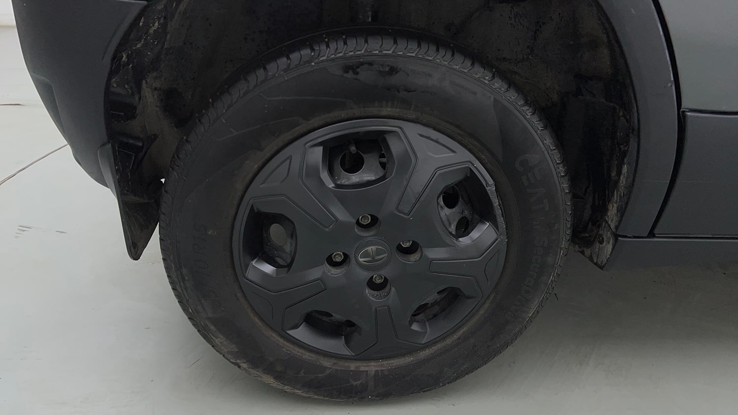 Used 2022 Tata Punch Adventure MT Petrol Manual tyres RIGHT REAR TYRE RIM VIEW