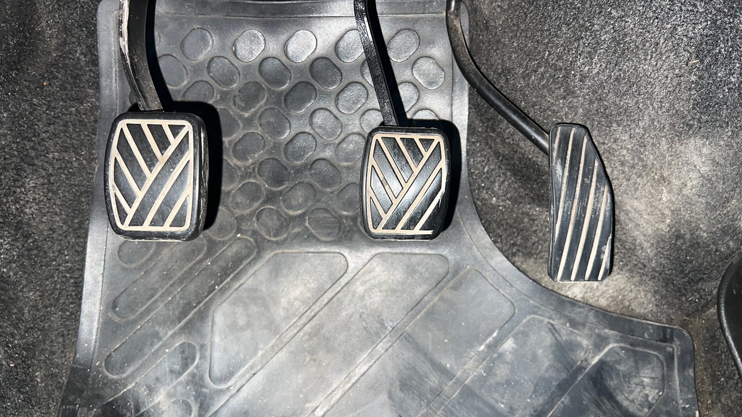Used 2017 Maruti Suzuki Wagon R VXI Petrol Manual interior PEDALS VIEW