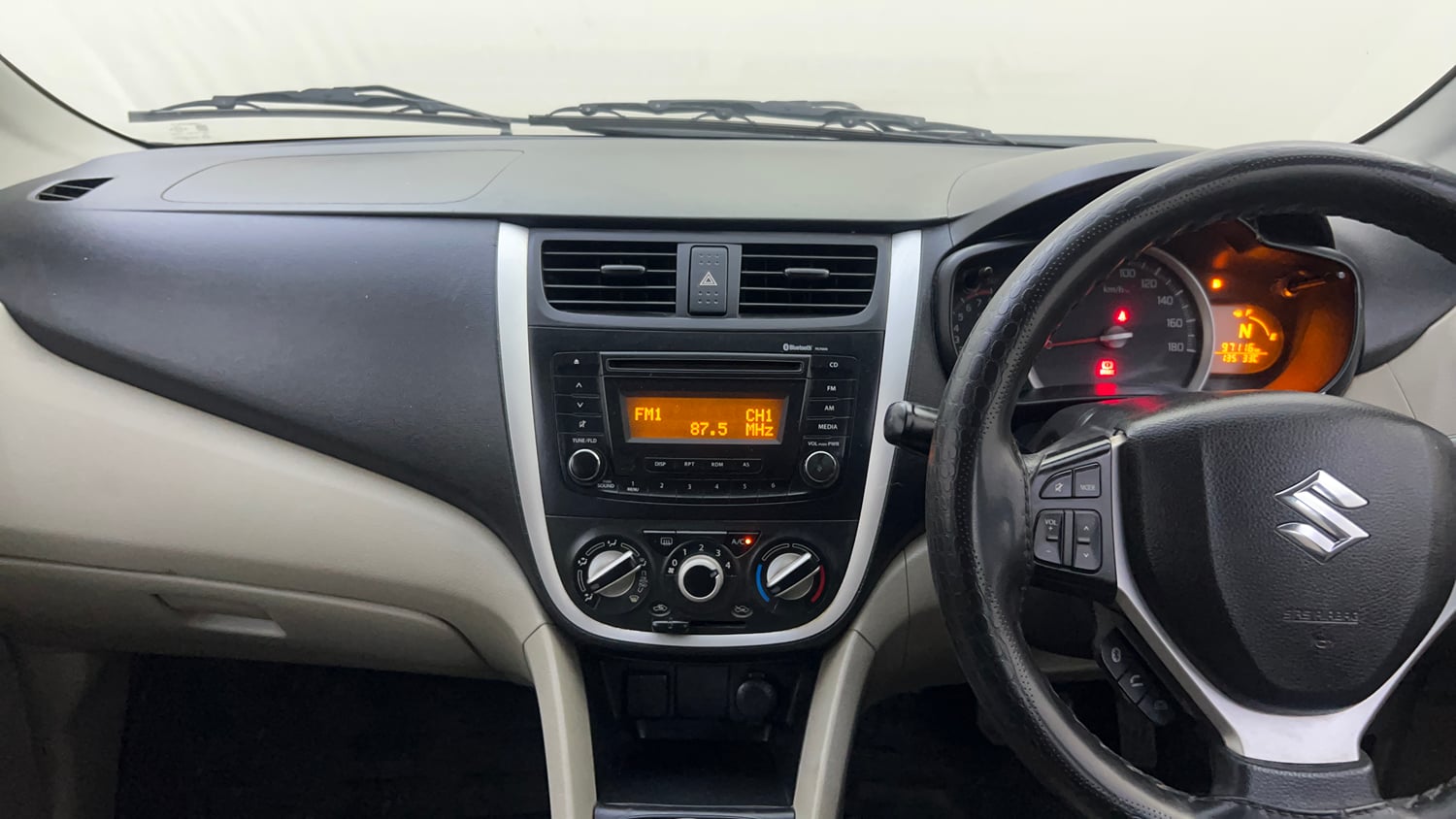Used 2015 Maruti Suzuki Celerio ZXi AMT Petrol Automatic interior MUSIC SYSTEM & AC CONTROL VIEW
