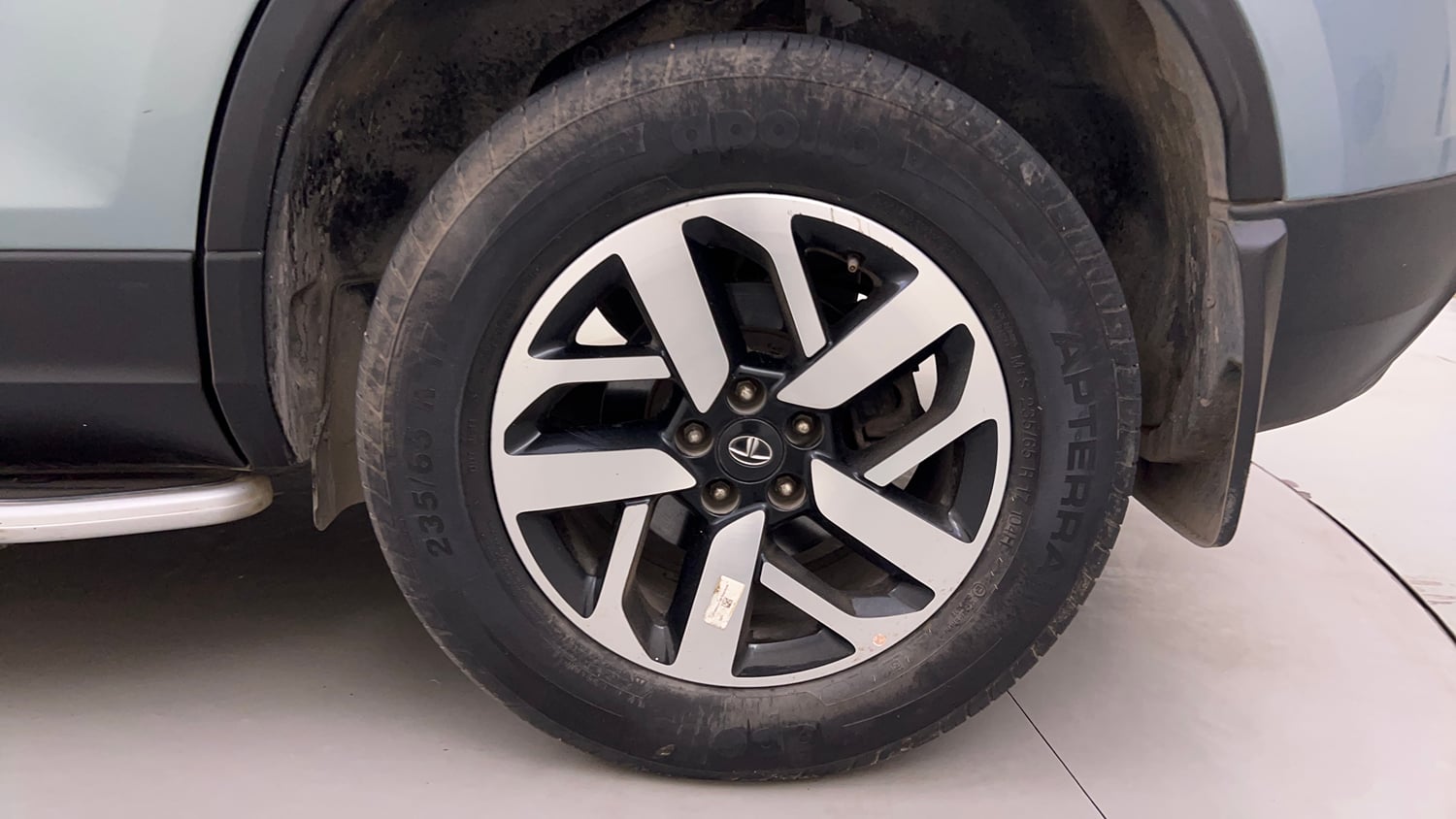 Used 2023 Tata Harrier XZA Plus (O) Diesel Automatic tyres LEFT REAR TYRE RIM VIEW